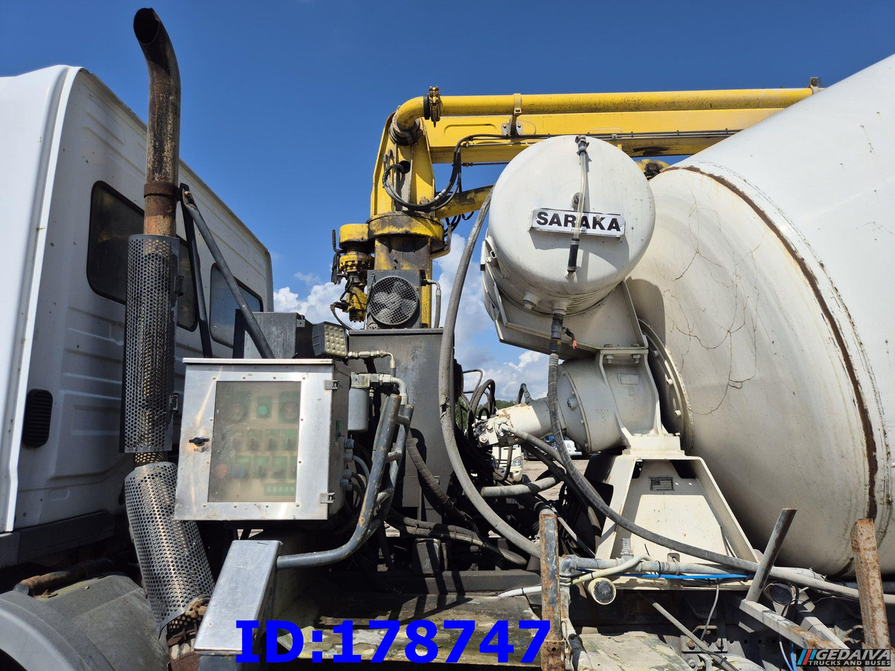 Concrete pump truck MERCEDES-BENZ Axor 2633 6x4 Schwing 750: picture 7