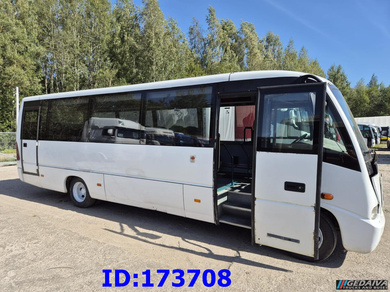 MERCEDES-BENZ Medio 30 Seat - Coach: picture 5 MERCEDES-BENZ Medio 30 Seat - Coach: picture 5