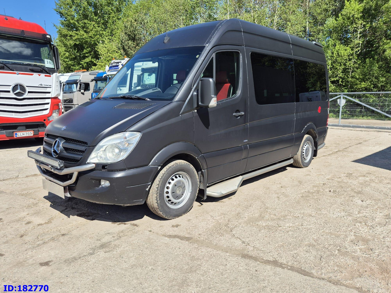 MERCEDES-BENZ Sprinter 319 VIP Euro5 - Minibus, Passenger van: picture 4 MERCEDES-BENZ Sprinter 319 VIP Euro5 - Minibus, Passenger van: picture 4