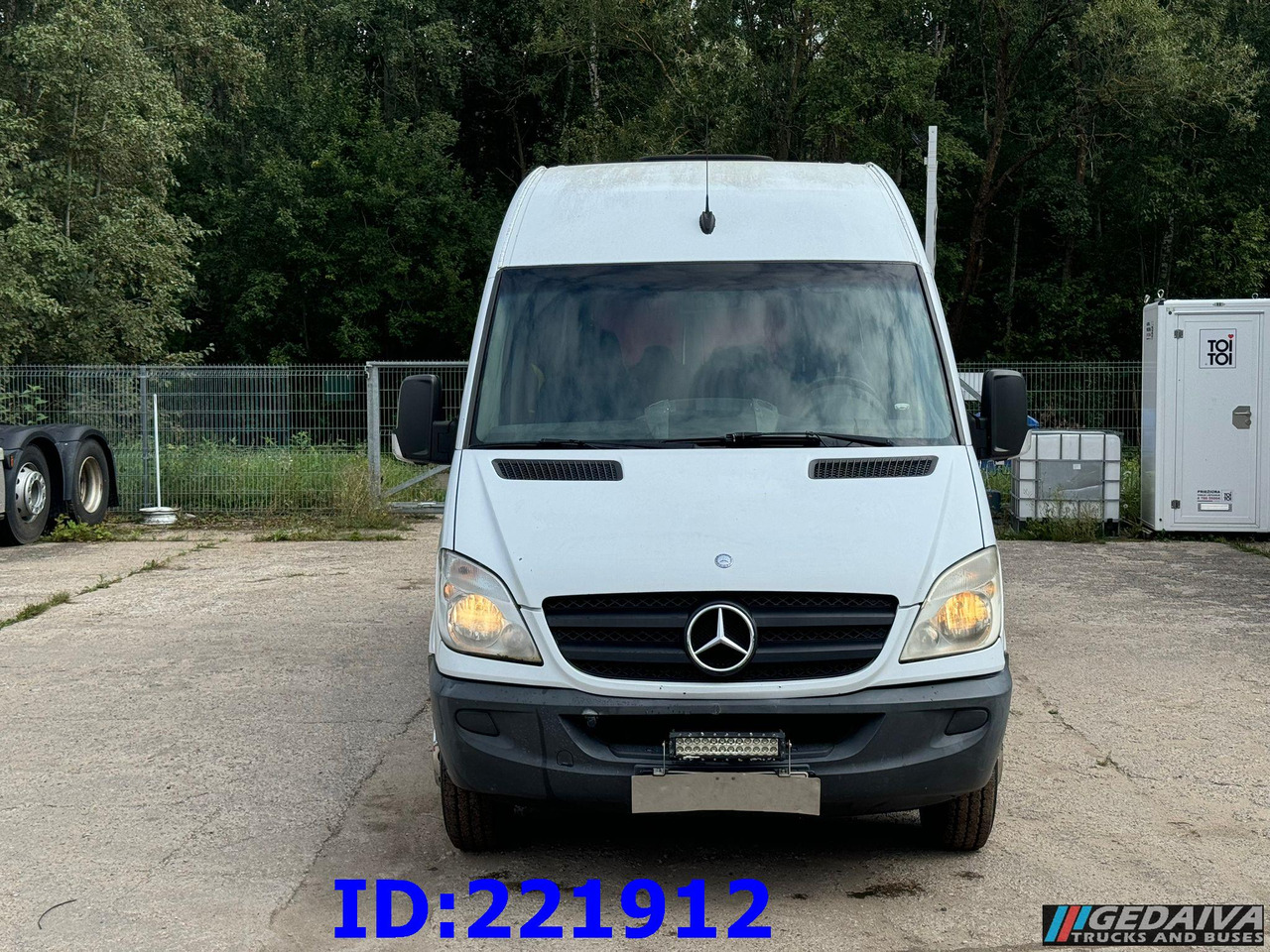 MERCEDES-BENZ Sprinter 518 VIP 17-Place - Coach: picture 2 MERCEDES-BENZ Sprinter 518 VIP 17-Place - Coach: picture 2