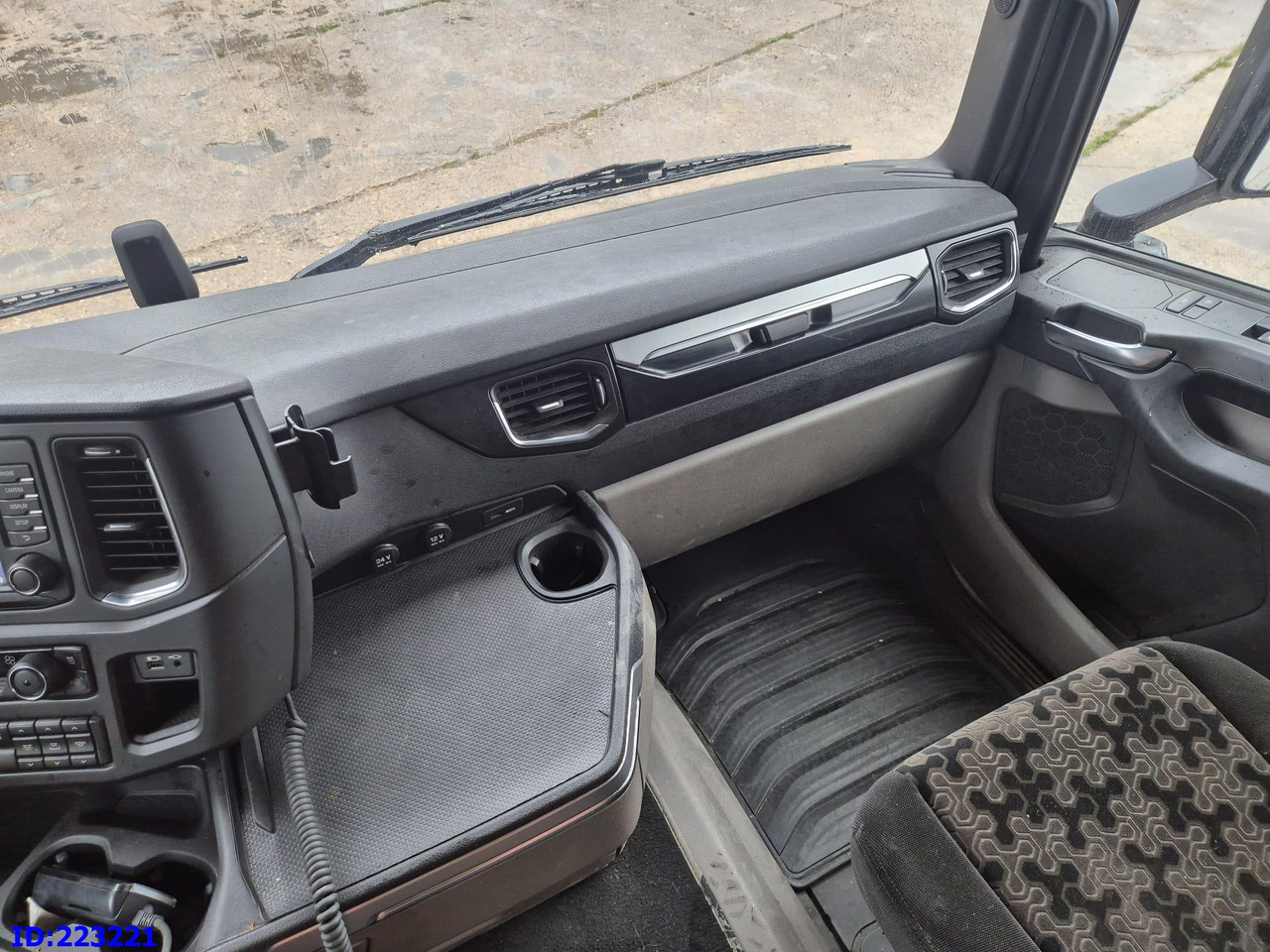 Cab chassis truck SCANIA R500 6X2  (Steering axle) - Euro6: picture 11