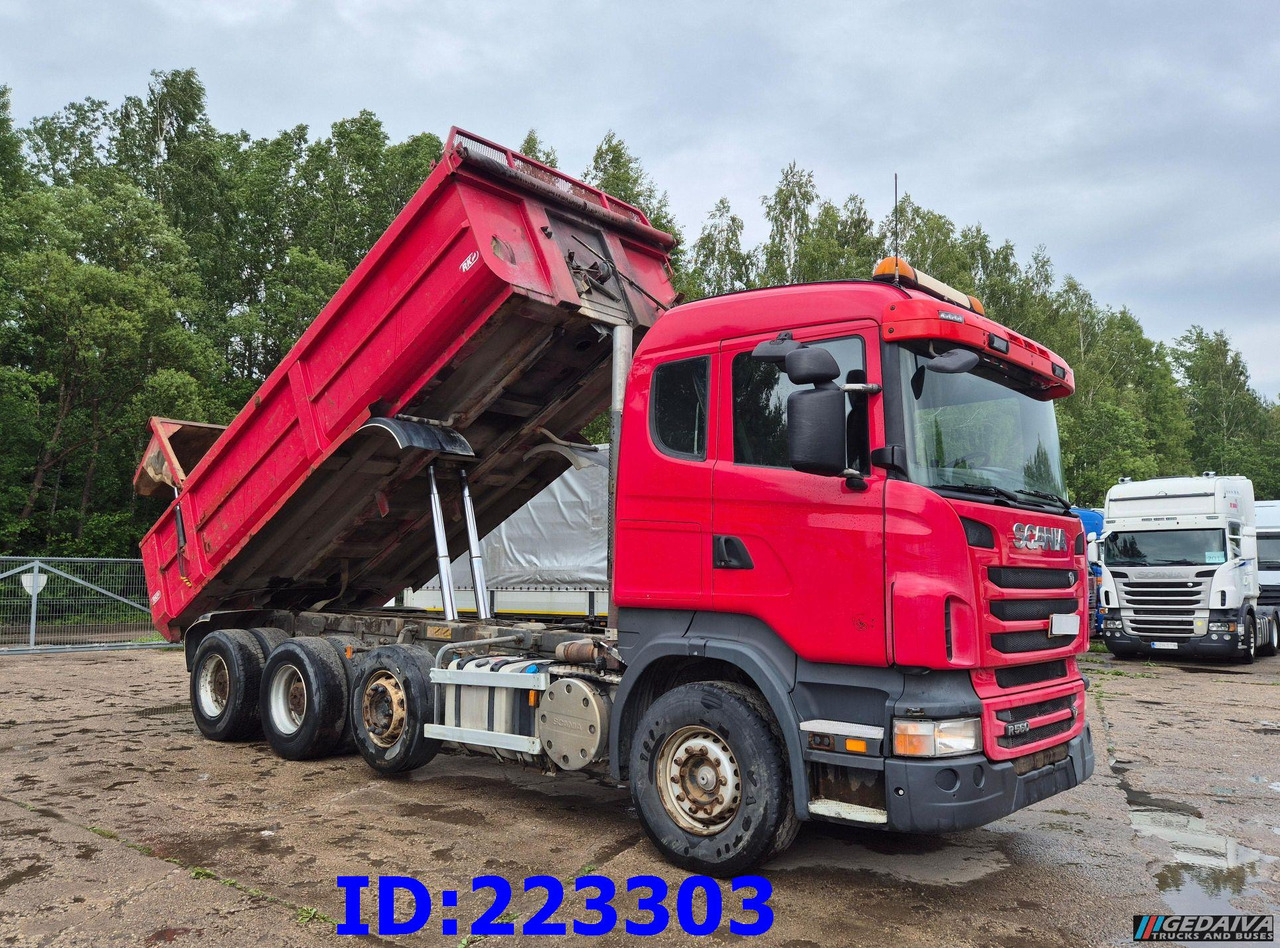 SCANIA R560 8X4 Full steel- Steering axle - Retarder - Tipper: picture 4 SCANIA R560 8X4 Full steel- Steering axle - Retarder - Tipper: picture 4