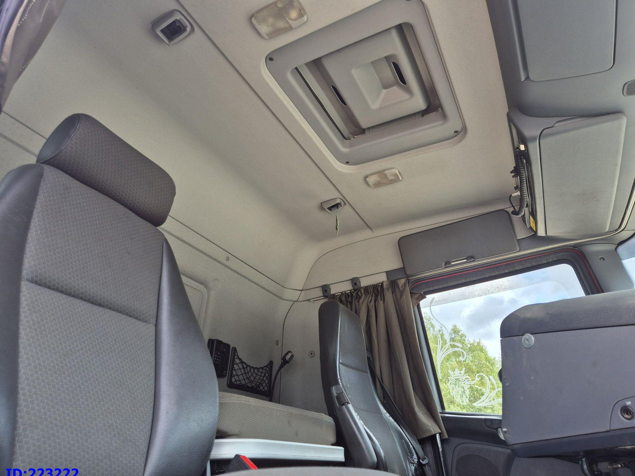 Cab chassis truck SCANIA R620 - 8x4 - Steering axle: picture 18