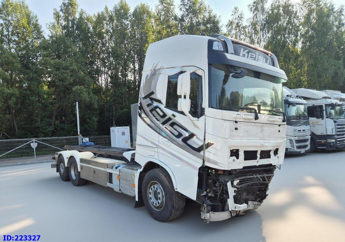 VOLVO FH13 550HP 6x2 ( Drivable condition ) - Cab chassis truck: picture 4 VOLVO FH13 550HP 6x2 ( Drivable condition ) - Cab chassis truck: picture 4