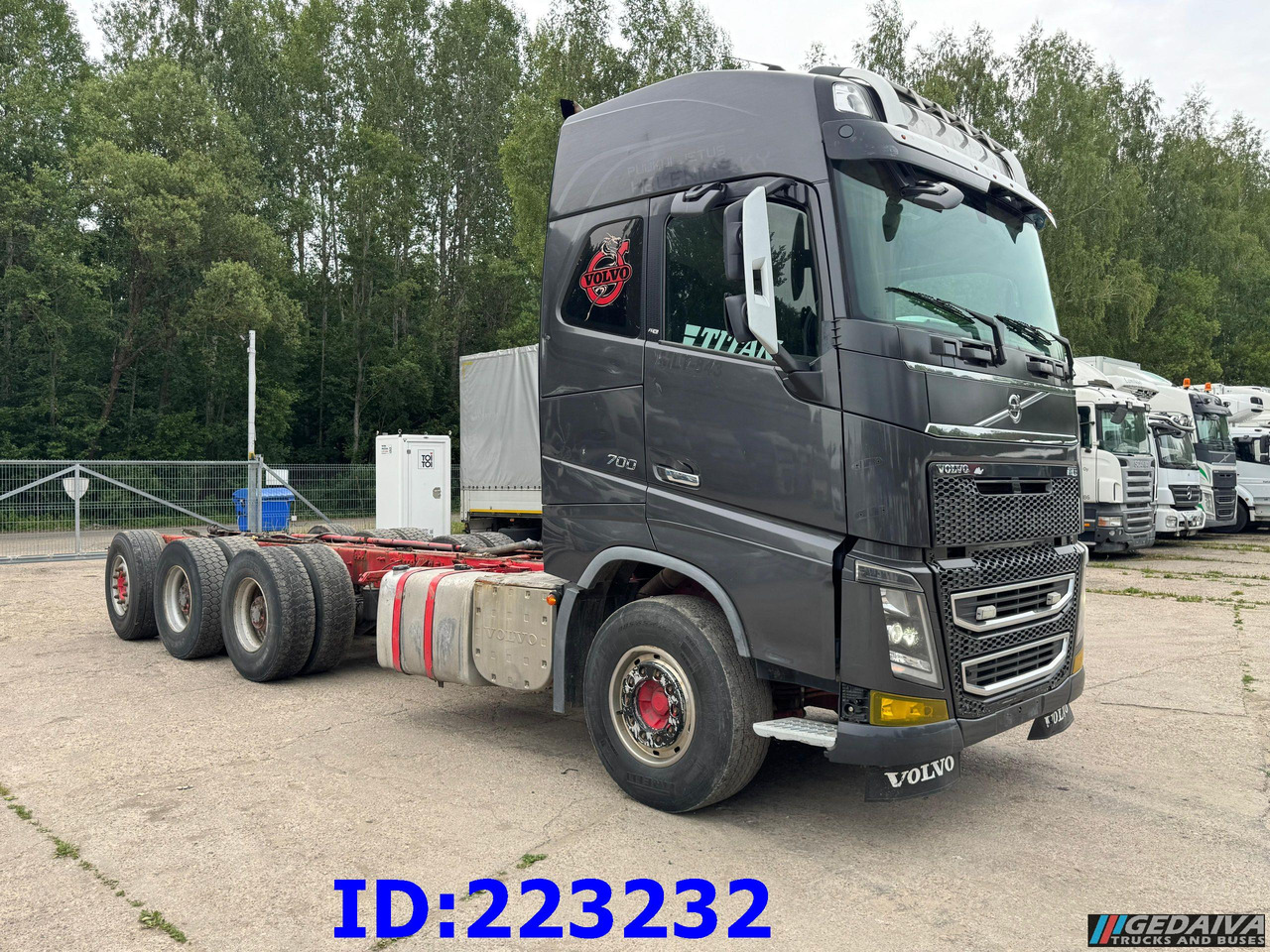 VOLVO FH16 700HP 8X4 Big Axles - Cab chassis truck: picture 4 VOLVO FH16 700HP 8X4 Big Axles - Cab chassis truck: picture 4