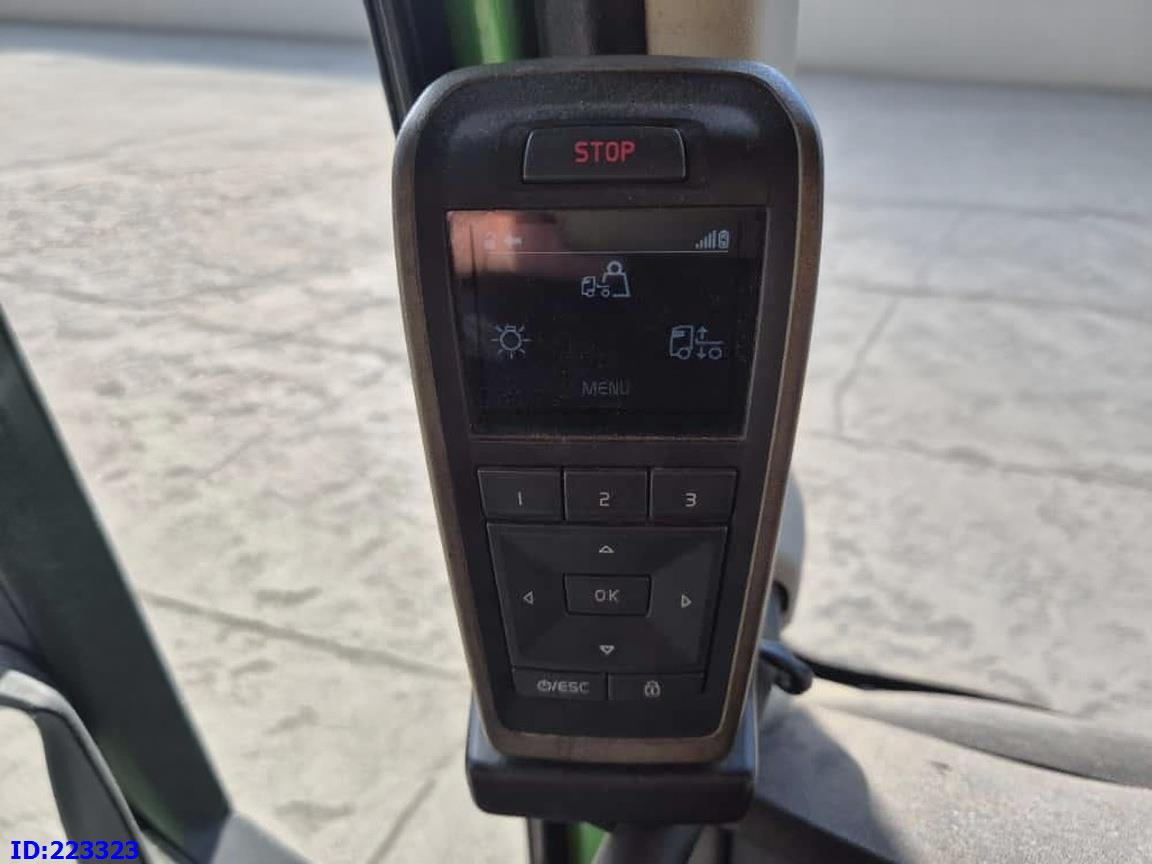 Box truck VOLVO FH16 750HP - 8x4 -Big Axles: picture 14 Box truck VOLVO FH16 750HP - 8x4 -Big Axles: picture 14