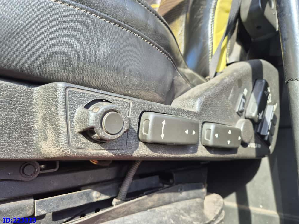 Box truck VOLVO FH16 750HP - 8x4 -Big Axles: picture 12 Box truck VOLVO FH16 750HP - 8x4 -Big Axles: picture 12