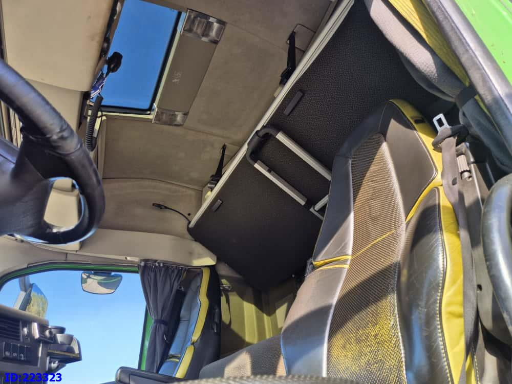 Box truck VOLVO FH16 750HP - 8x4 -Big Axles: picture 13 Box truck VOLVO FH16 750HP - 8x4 -Big Axles: picture 13