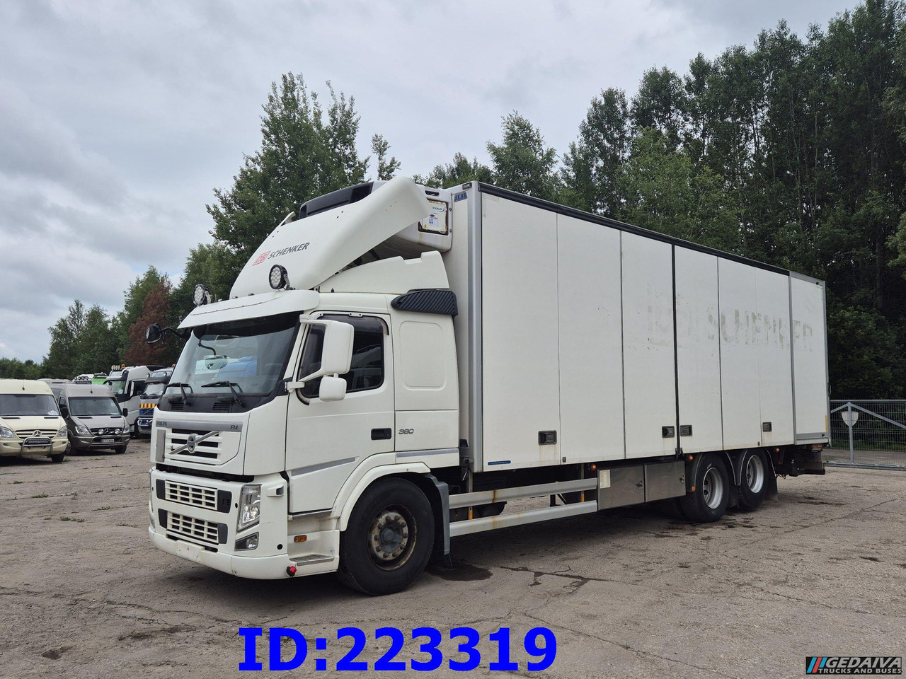 VOLVO FM13 380HP 6x2 Euro5 - Open side box - Refrigerator truck: picture 1 VOLVO FM13 380HP 6x2 Euro5 - Open side box - Refrigerator truck: picture 1