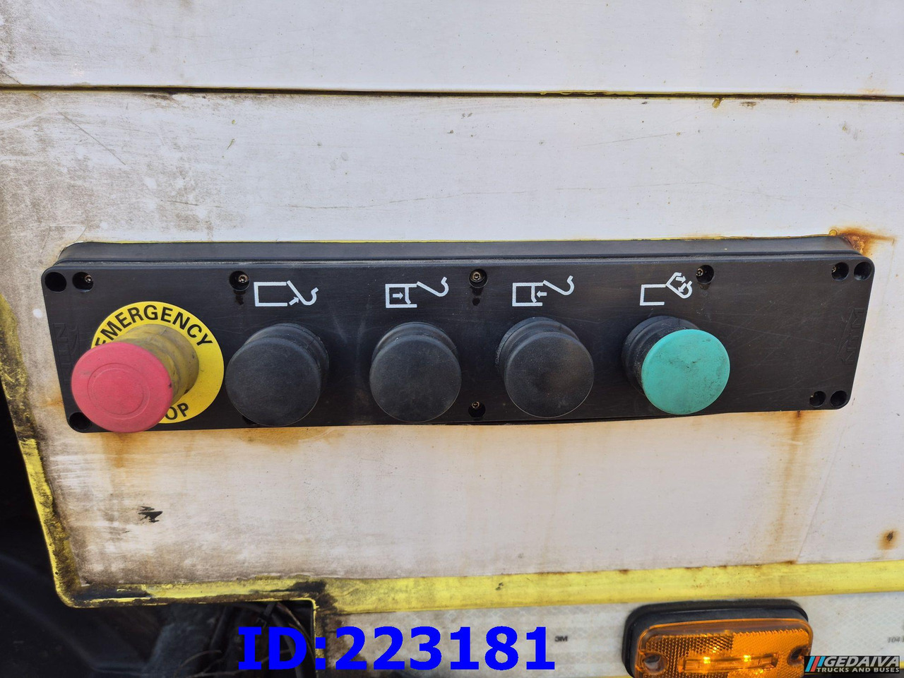 Garbage truck VOLVO FMX 11 330HP 6x2 (Steering axel) - Euro6: picture 8