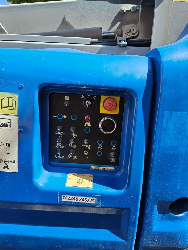 Lease a Genie Z 45/25 J DC  Genie Z 45/25 J DC: picture 9