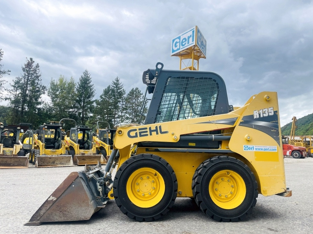 Gehl R135 (4068) - Skid steer loader: picture 1 Gehl R135 (4068) - Skid steer loader: picture 1