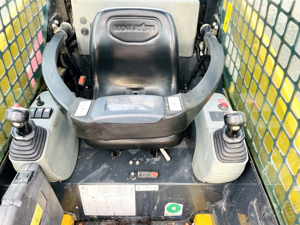 Komatsu SK714 (3906) - Skid steer loader: picture 5 Komatsu SK714 (3906) - Skid steer loader: picture 5