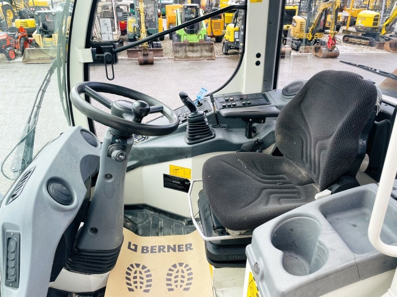 Liebherr L506C (3725) - Wheel loader: picture 5 Liebherr L506C (3725) - Wheel loader: picture 5