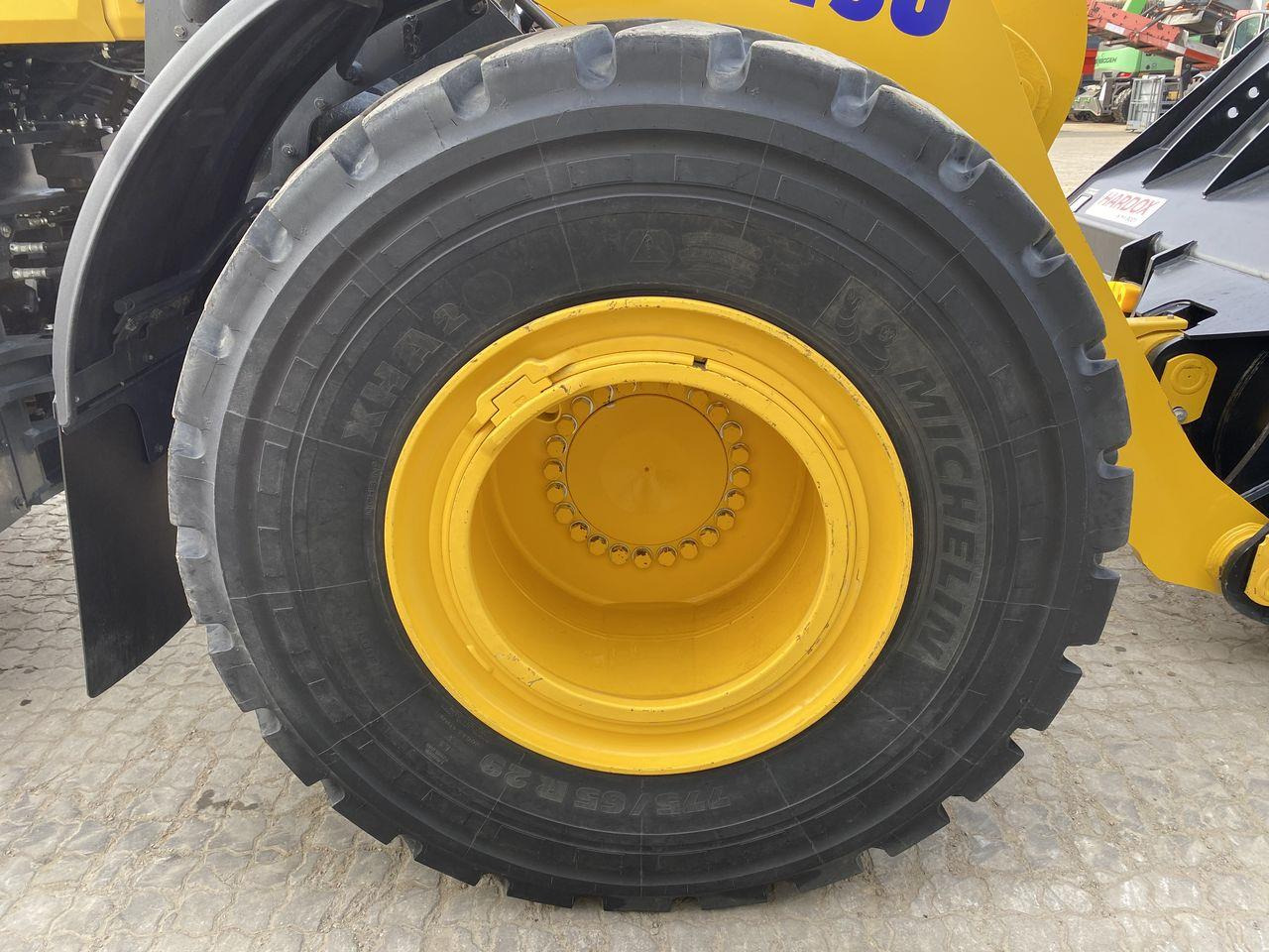 Wheel loader Komatsu WA485-11EO: picture 6