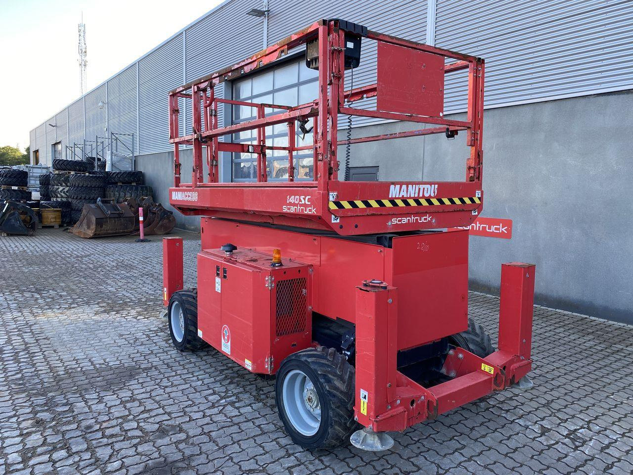 Manitou 140SC - Scissor lift: picture 2 Manitou 140SC - Scissor lift: picture 2