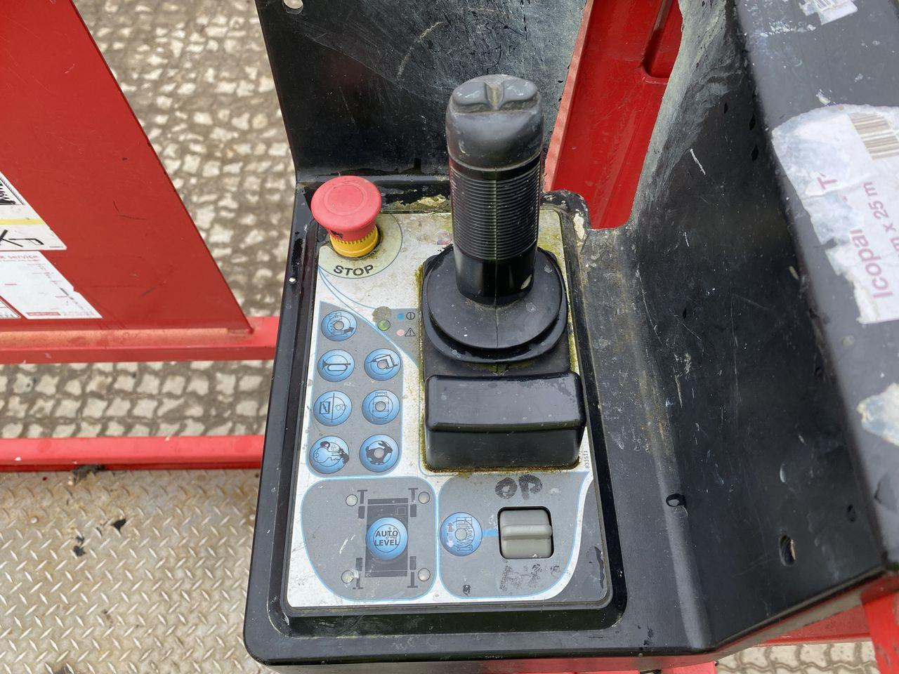 Manitou 140SC - Scissor lift: picture 3 Manitou 140SC - Scissor lift: picture 3