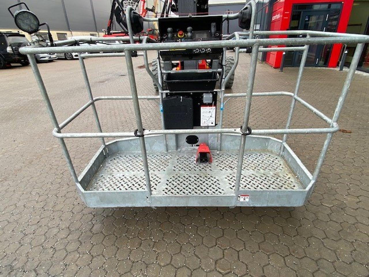 Manitou 200ATJE - Articulated boom: picture 4 Manitou 200ATJE - Articulated boom: picture 4