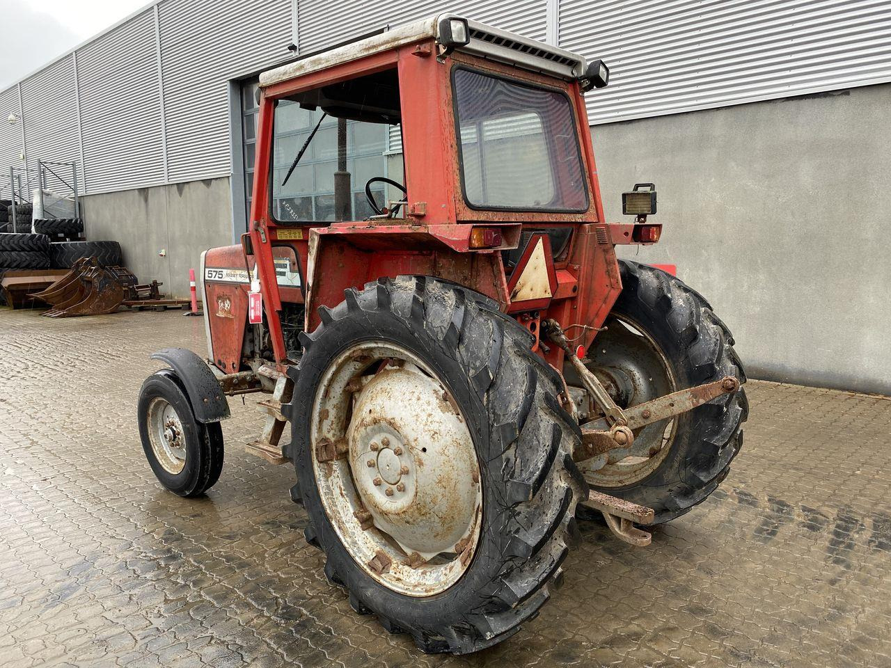 Massey Fergusson 575 - Farm tractor: picture 2 Massey Fergusson 575 - Farm tractor: picture 2