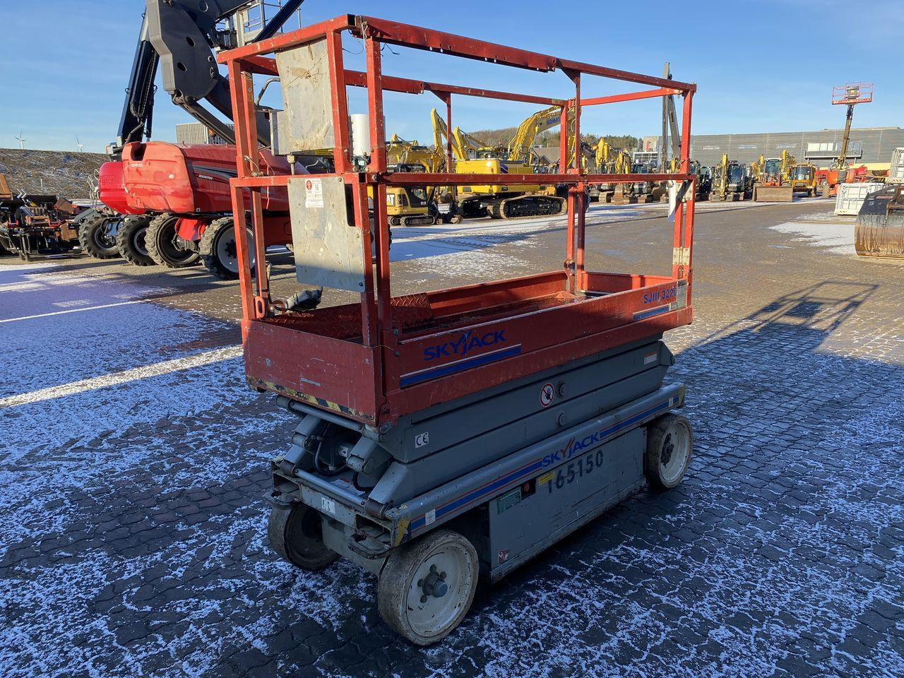 Skyjack SJ3220 - Scissor lift: picture 4 Skyjack SJ3220 - Scissor lift: picture 4