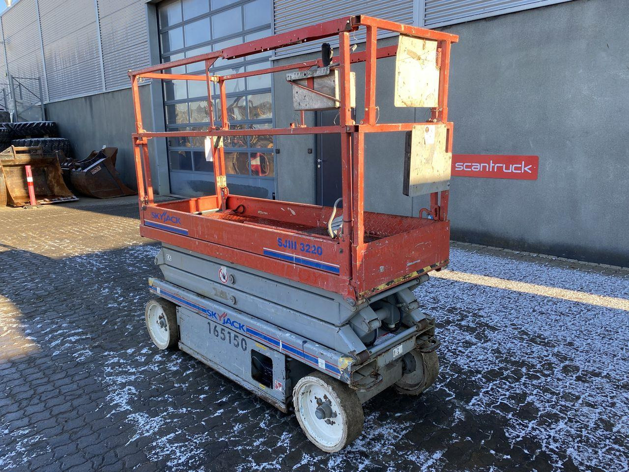 Skyjack SJ3220 - Scissor lift: picture 2 Skyjack SJ3220 - Scissor lift: picture 2