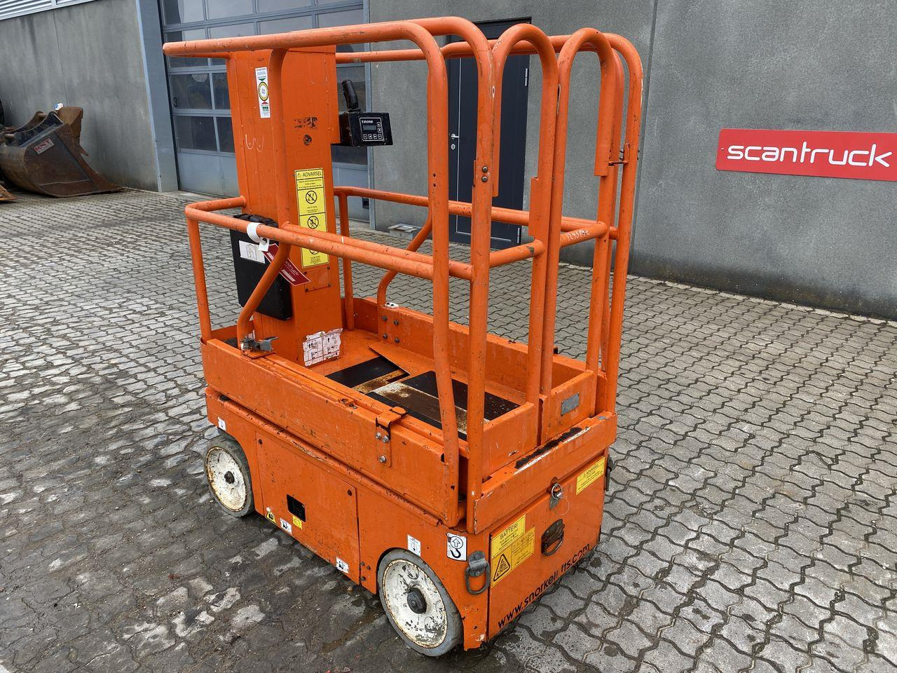 Snorkel TM12 - Vertical mast lift: picture 2 Snorkel TM12 - Vertical mast lift: picture 2