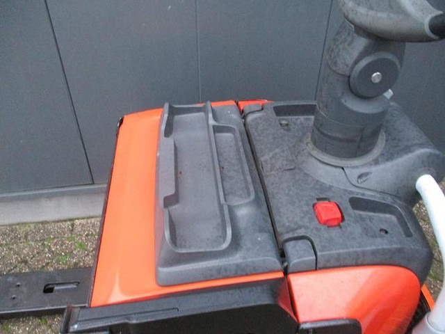 BT LPE 200 - Pallet truck: picture 5 BT LPE 200 - Pallet truck: picture 5