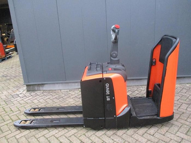 BT LPE 200 - Pallet truck: picture 1 BT LPE 200 - Pallet truck: picture 1