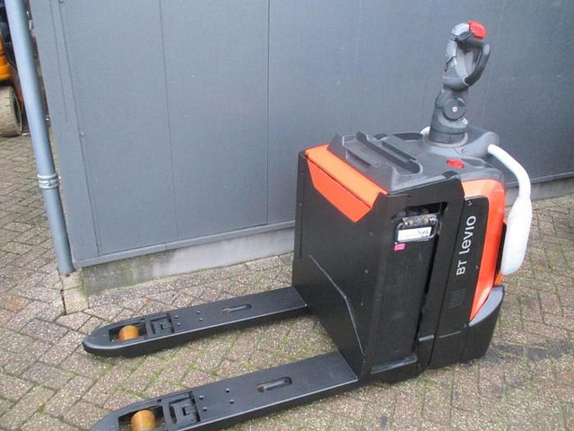BT LPE 200 - Pallet truck: picture 2 BT LPE 200 - Pallet truck: picture 2