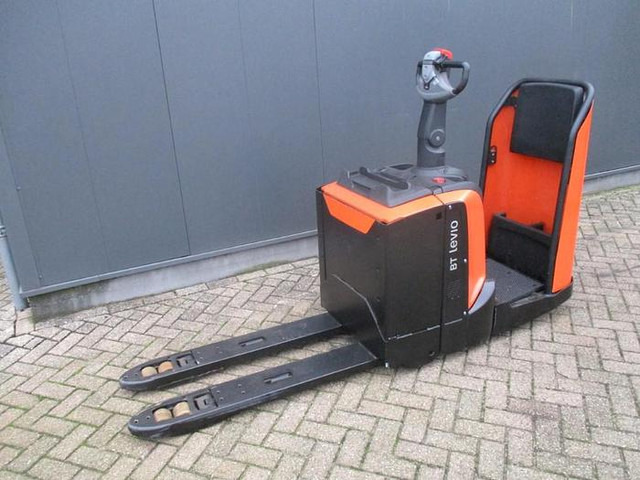 BT LPE 200 - Pallet truck: picture 2 BT LPE 200 - Pallet truck: picture 2
