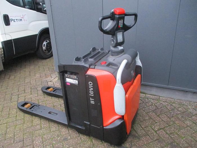 BT LPE 200 - Pallet truck: picture 3 BT LPE 200 - Pallet truck: picture 3