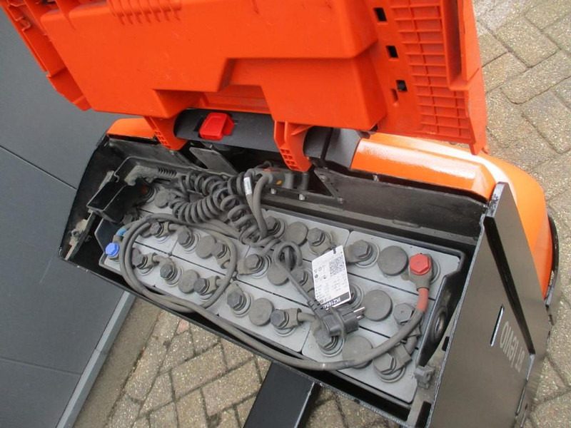 Pallet truck BT LWE 160: picture 6