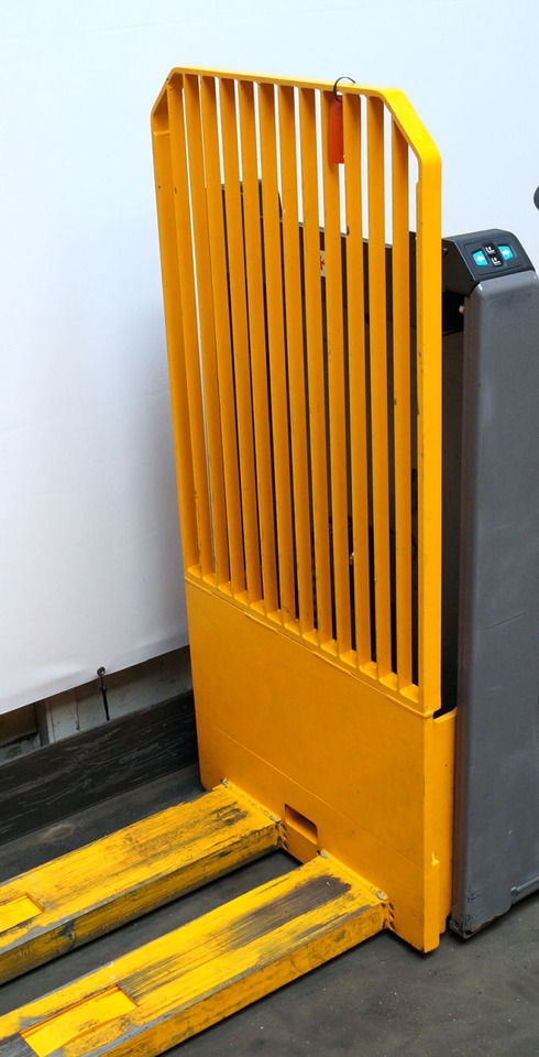 Jungheinrich ECE320 - Order picker: picture 3 Jungheinrich ECE320 - Order picker: picture 3