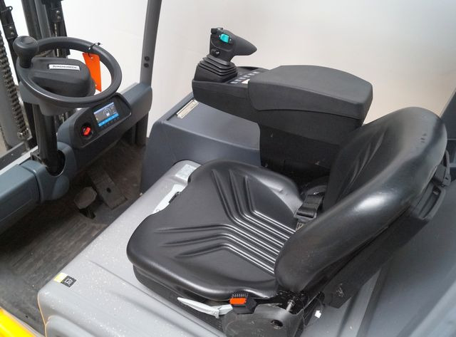 Jungheinrich EFG216k - Electric forklift: picture 3 Jungheinrich EFG216k - Electric forklift: picture 3