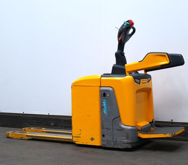 Jungheinrich ERE125 - Pallet truck: picture 2 Jungheinrich ERE125 - Pallet truck: picture 2