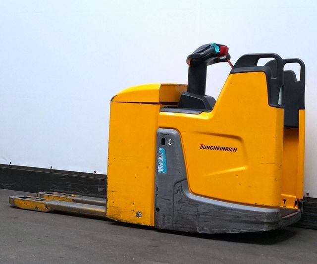 Jungheinrich ERE225 - Pallet truck: picture 2 Jungheinrich ERE225 - Pallet truck: picture 2