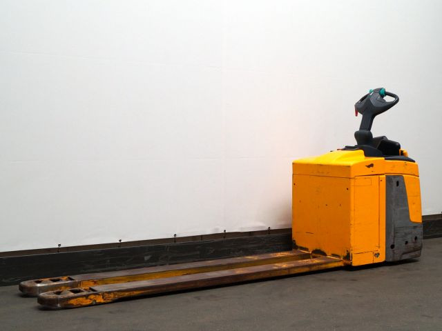 Jungheinrich ERE225 - Pallet truck: picture 1 Jungheinrich ERE225 - Pallet truck: picture 1