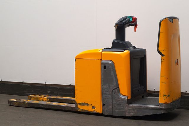 Jungheinrich ERE225 - Pallet truck: picture 2 Jungheinrich ERE225 - Pallet truck: picture 2