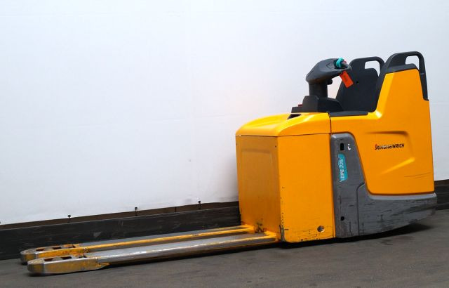 Jungheinrich ERE225 - Pallet truck: picture 1 Jungheinrich ERE225 - Pallet truck: picture 1