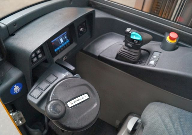 Jungheinrich ETV214 - Reach truck: picture 5 Jungheinrich ETV214 - Reach truck: picture 5