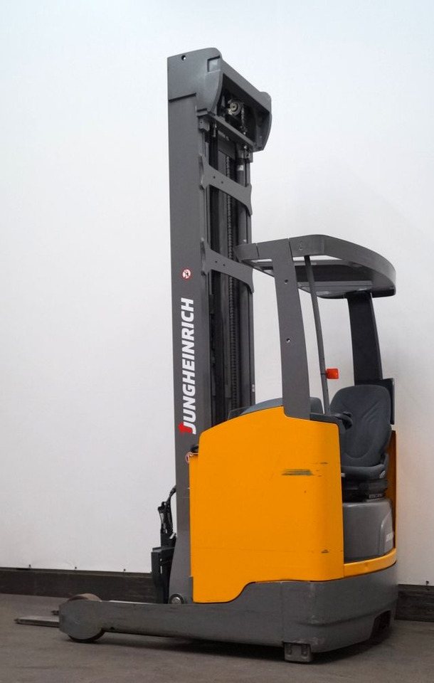 Reach truck Jungheinrich ETV216: picture 1