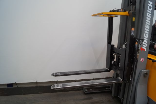 Reach truck Jungheinrich ETV216: picture 7 Reach truck Jungheinrich ETV216: picture 7
