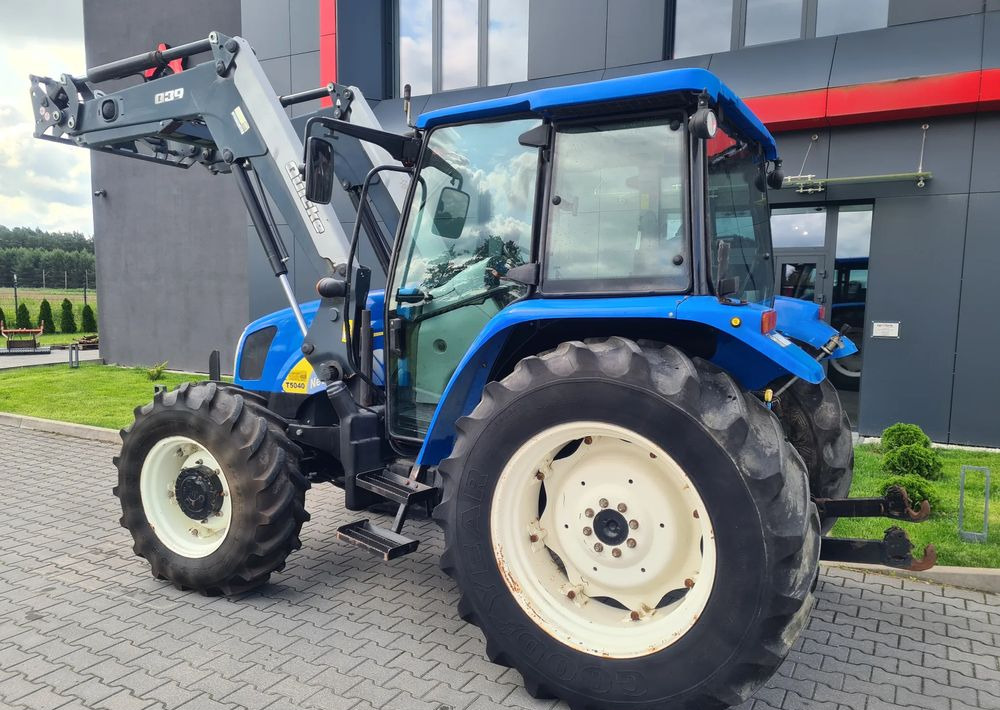 New Holland T5040 - Farm tractor: picture 3 New Holland T5040 - Farm tractor: picture 3