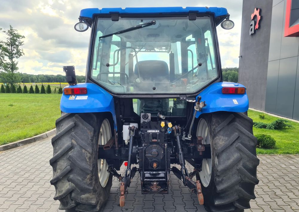 New Holland T5040 - Farm tractor: picture 5 New Holland T5040 - Farm tractor: picture 5