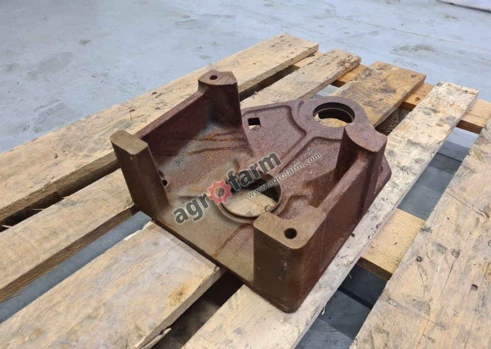 OBUDOWA PTO R93494 JOHN DEERE 7600 7700 7800 - Gearbox: picture 2 OBUDOWA PTO R93494 JOHN DEERE 7600 7700 7800 - Gearbox: picture 2