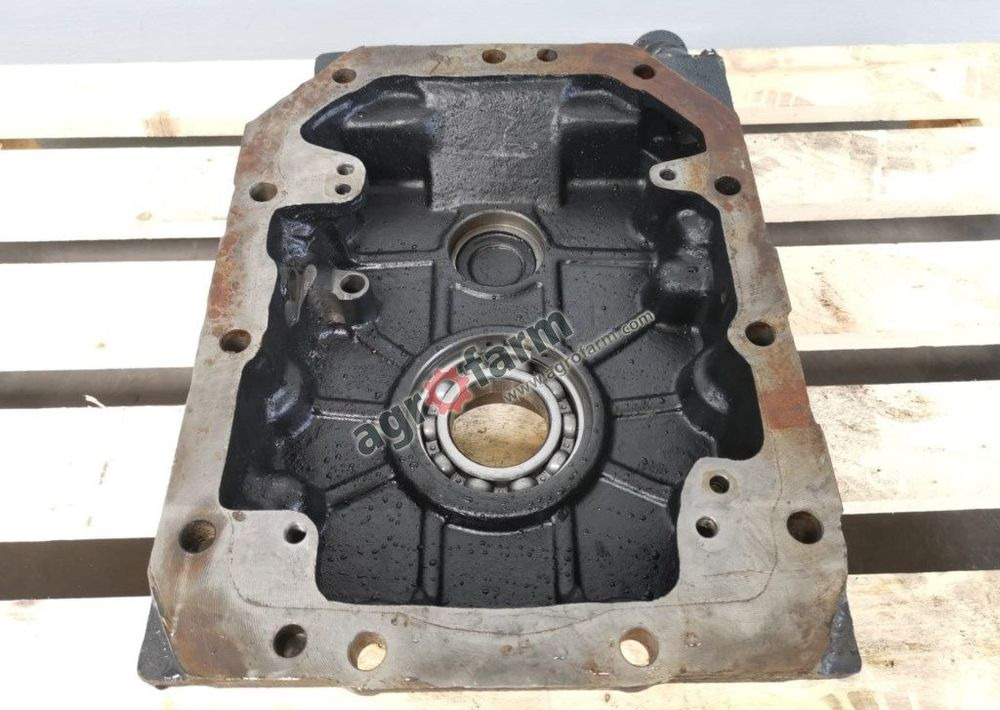 Obudowa WOM New Holland T6070, T7.170, TS130A - Gearbox: picture 2 Obudowa WOM New Holland T6070, T7.170, TS130A - Gearbox: picture 2
