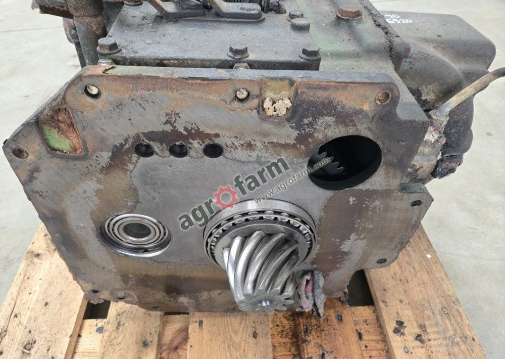 Skrzynia biegów John Deere 6920, PowrQuad - Gearbox: picture 4 Skrzynia biegów John Deere 6920, PowrQuad - Gearbox: picture 4