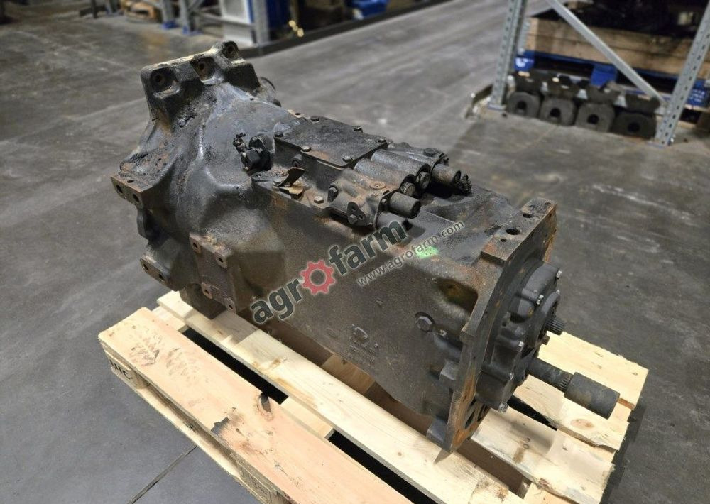 Skrzynia biegów New Holland T6070, T6050, T6040 - Gearbox: picture 2 Skrzynia biegów New Holland T6070, T6050, T6040 - Gearbox: picture 2