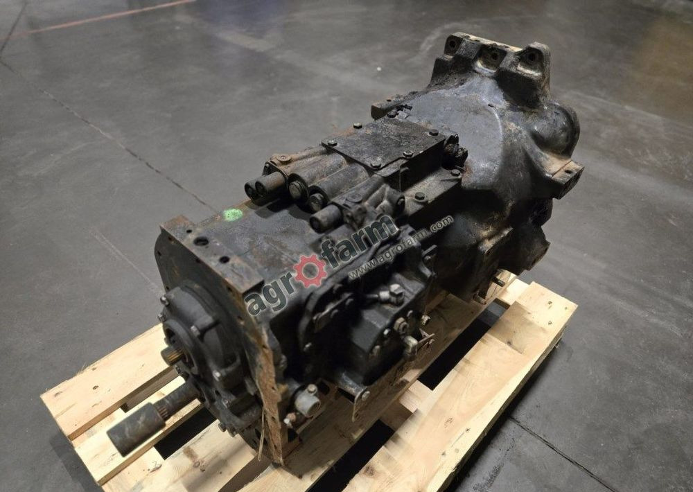 Skrzynia biegów New Holland T6070, T6050, T6040 - Gearbox: picture 4 Skrzynia biegów New Holland T6070, T6050, T6040 - Gearbox: picture 4