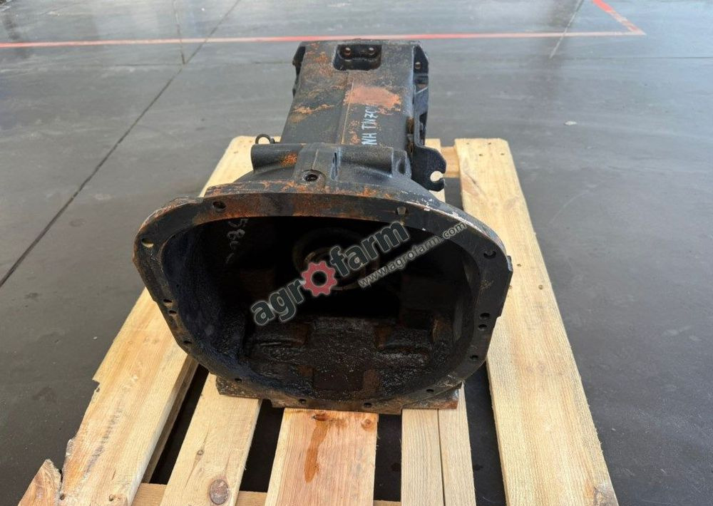 Skrzynia biegów New Holland TN70VA - Gearbox: picture 2 Skrzynia biegów New Holland TN70VA - Gearbox: picture 2